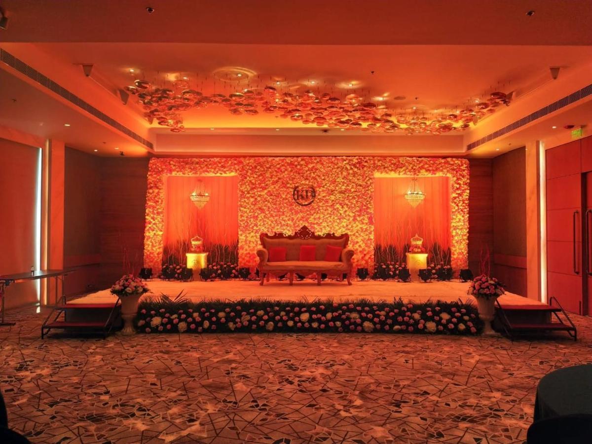 Courtyard By Marriott Nashik Hotel Buitenkant foto
