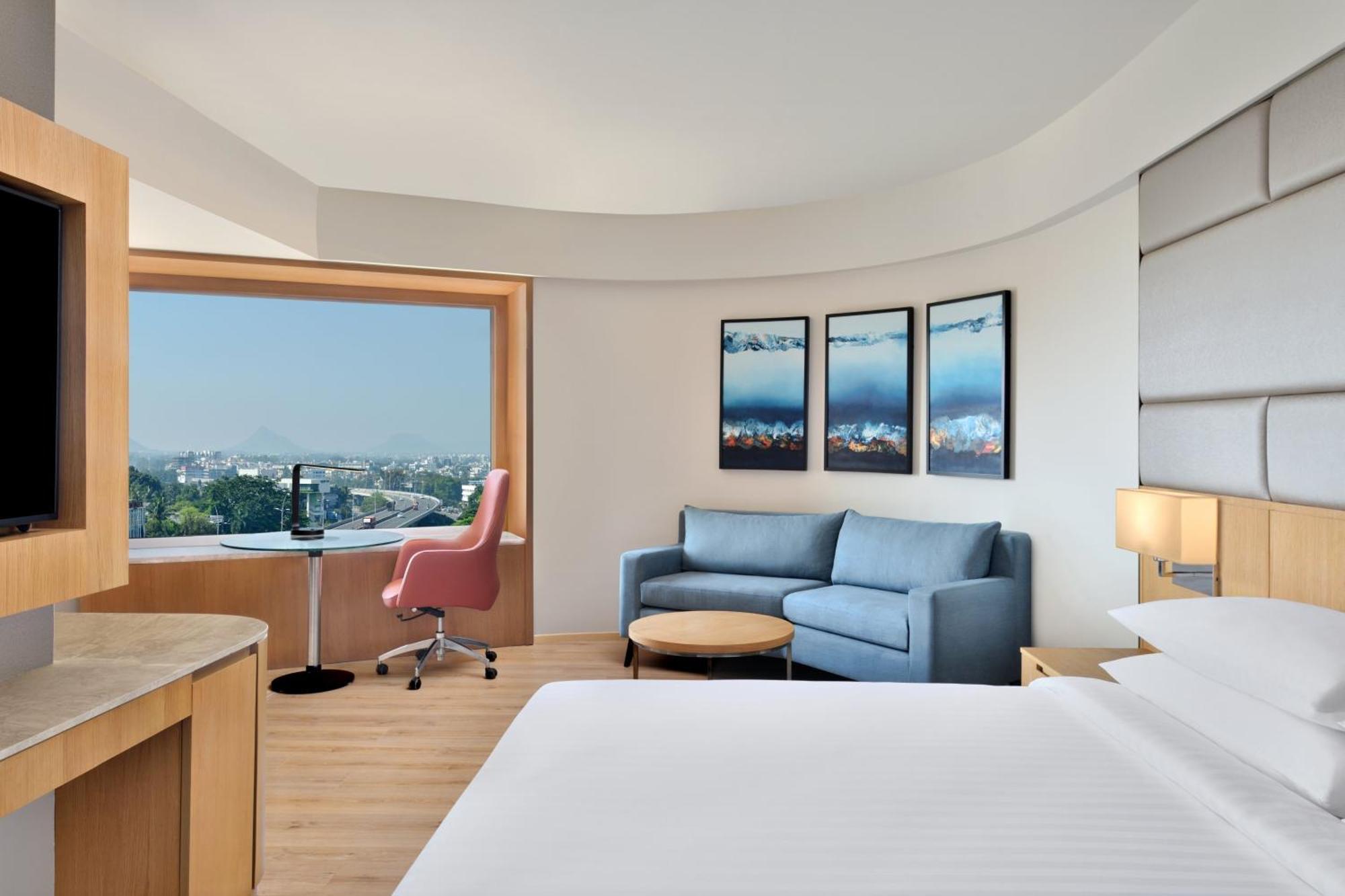 Courtyard By Marriott Nashik Hotel Buitenkant foto
