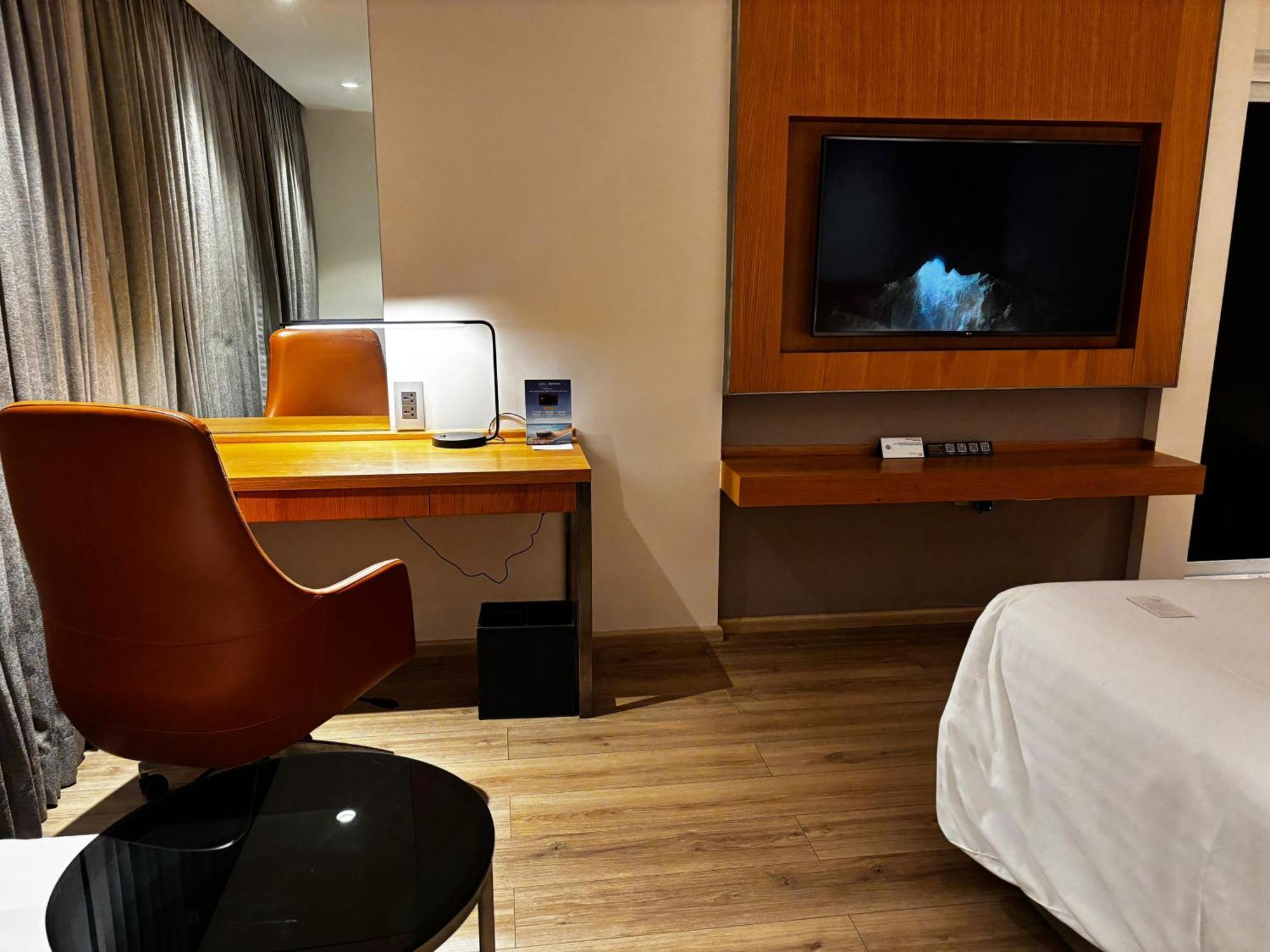Courtyard By Marriott Nashik Hotel Buitenkant foto