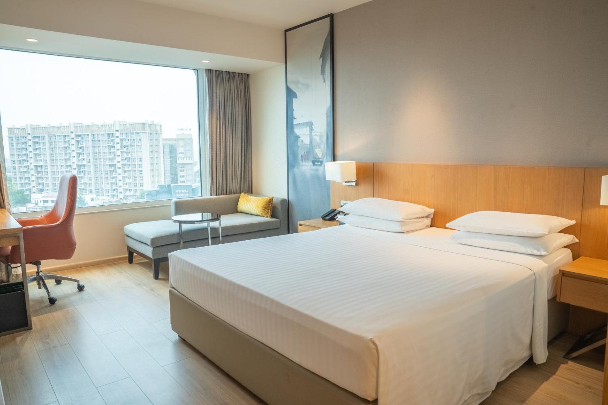 Courtyard By Marriott Nashik Hotel Buitenkant foto