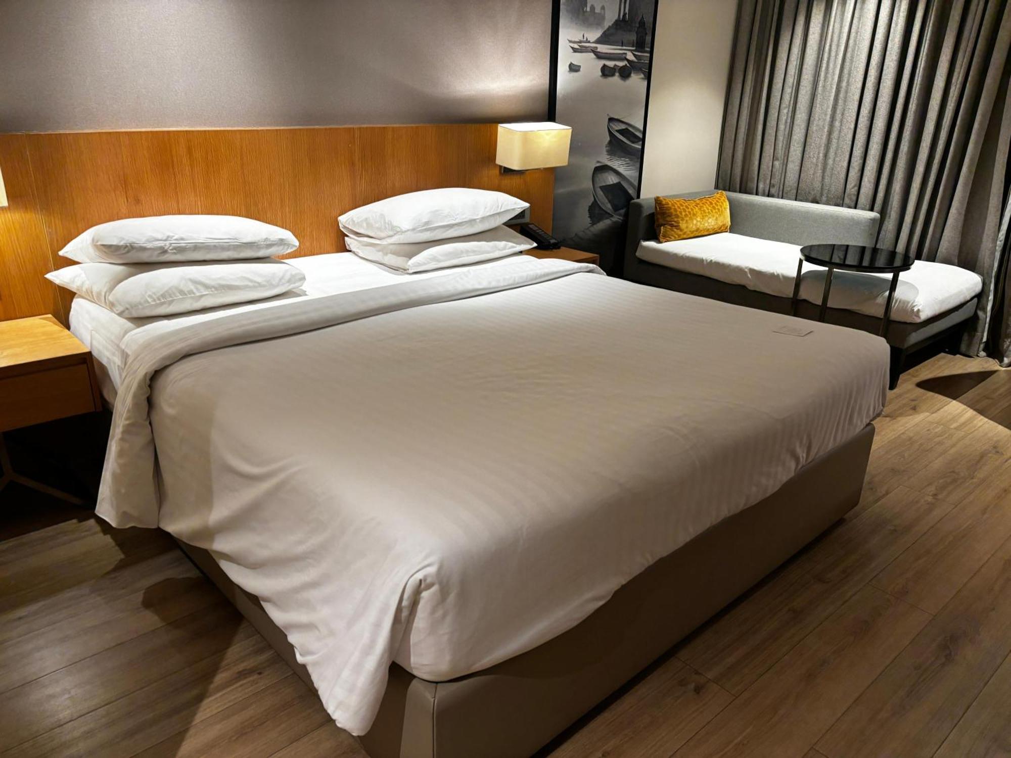 Courtyard By Marriott Nashik Hotel Buitenkant foto