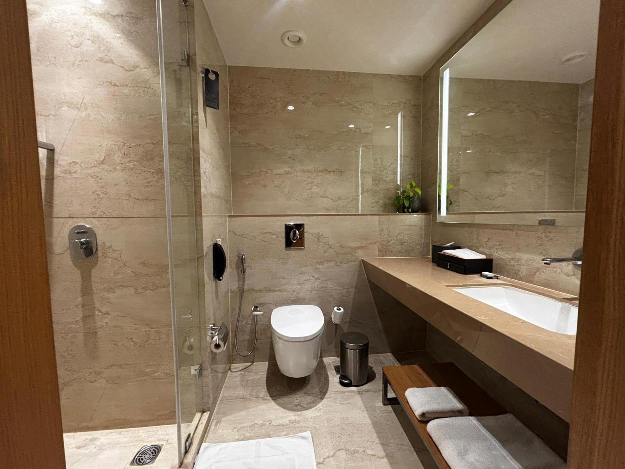 Courtyard By Marriott Nashik Hotel Buitenkant foto