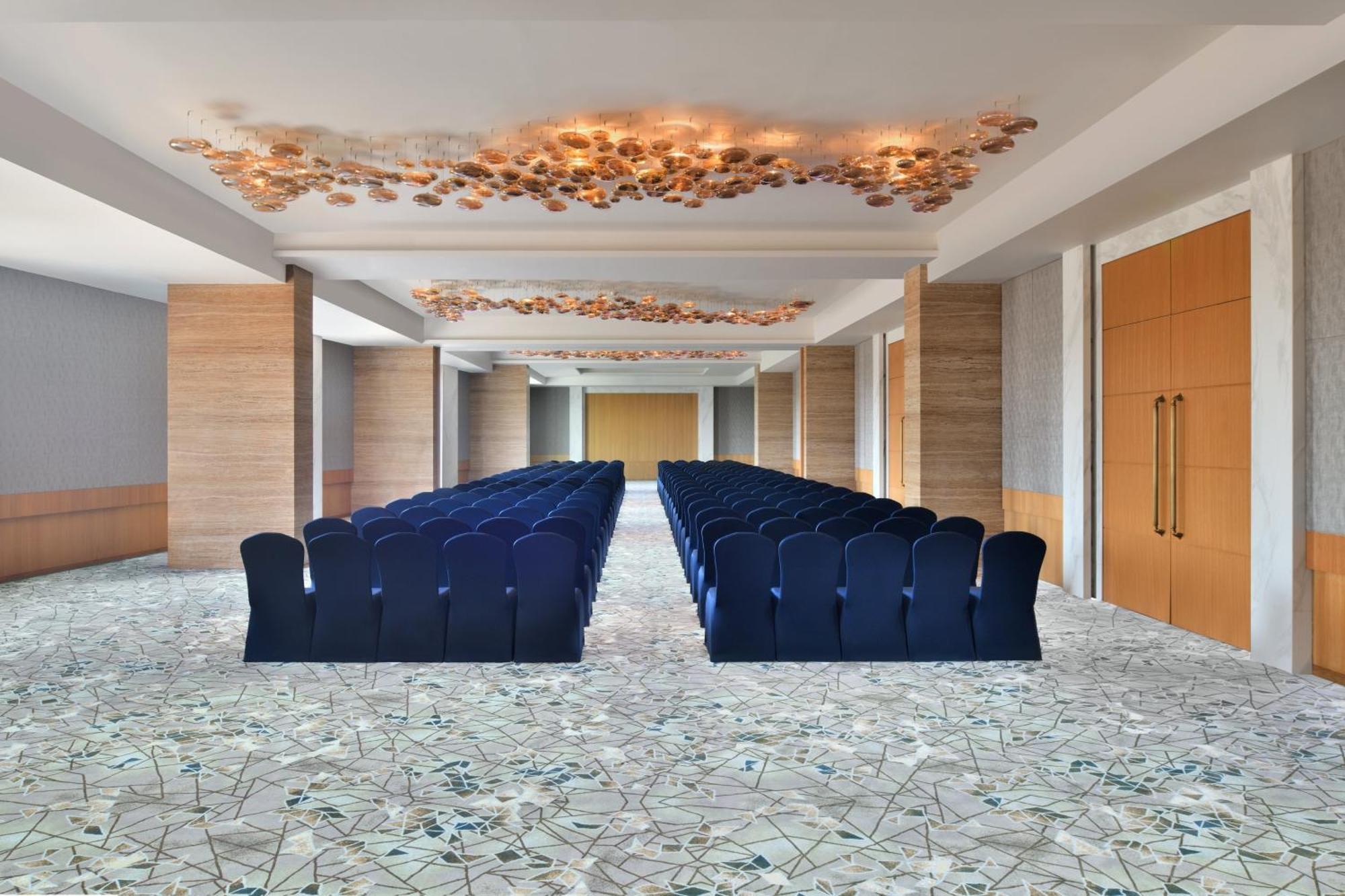 Courtyard By Marriott Nashik Hotel Buitenkant foto