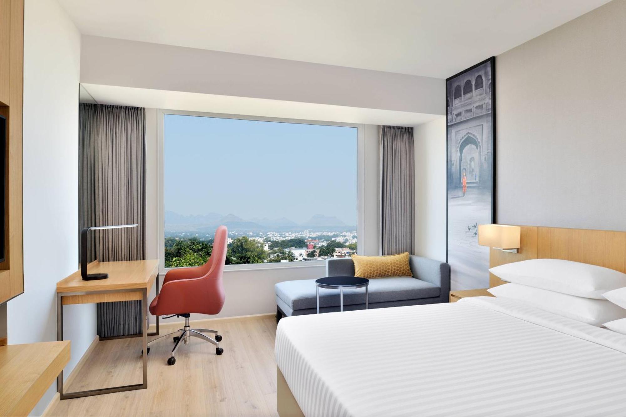 Courtyard By Marriott Nashik Hotel Buitenkant foto