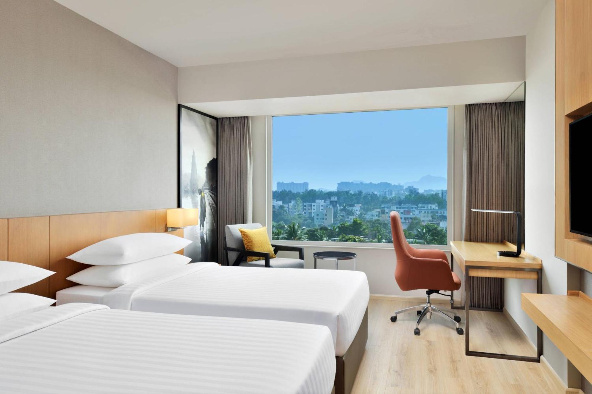 Courtyard By Marriott Nashik Hotel Buitenkant foto